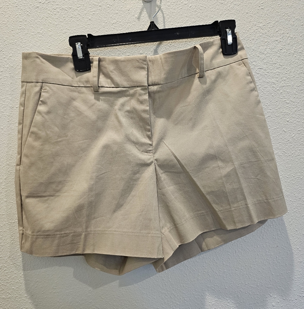 Ann Taylor Mid Rise Khaki Shorts.  Size 6
